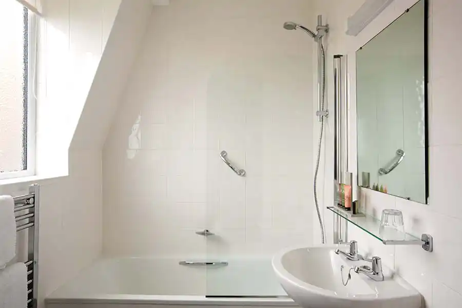 Sea View Single Bathroom 311